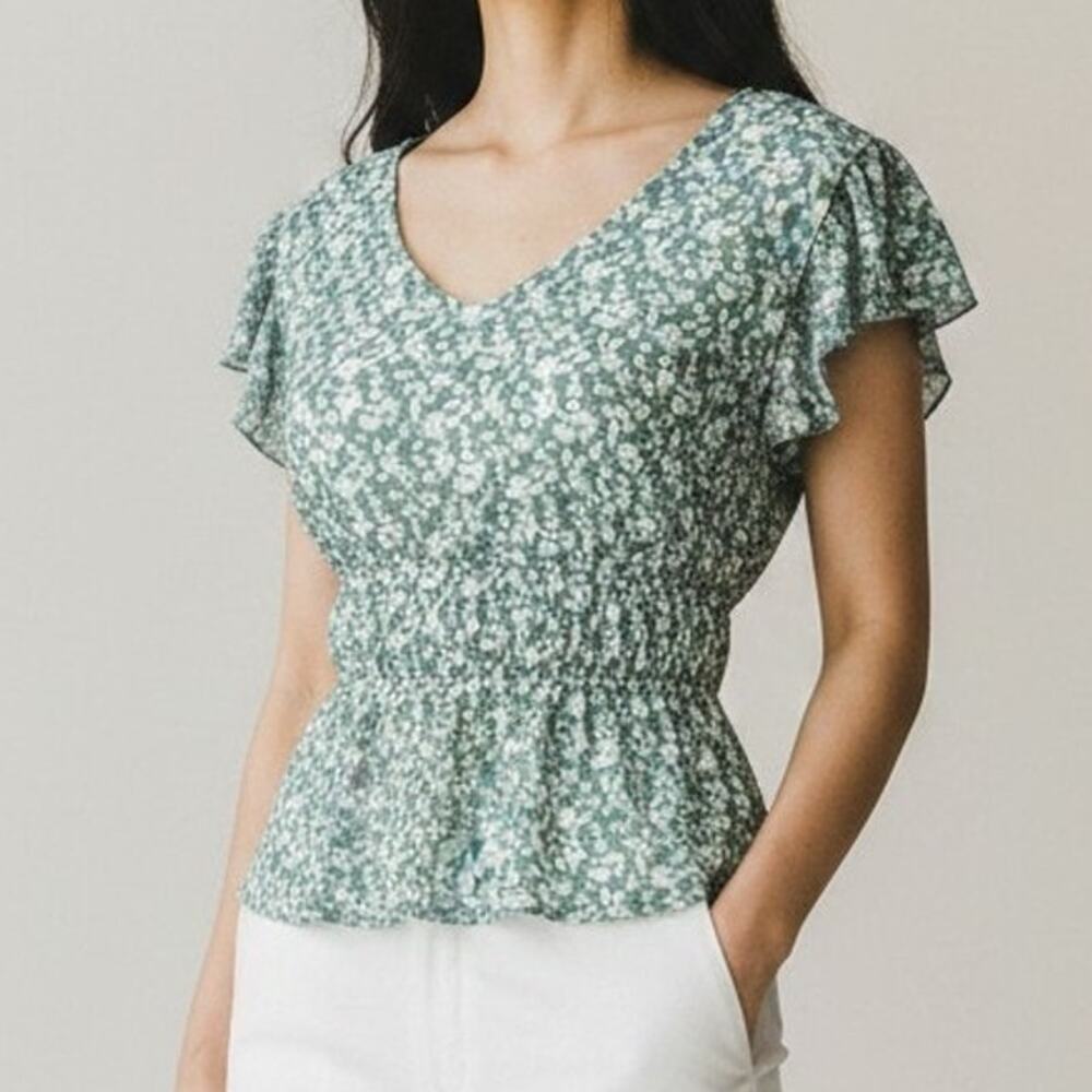 Madison & Berkeley Women's Green Floral Mesh Flutter Sleeve Top Size M NWOT
